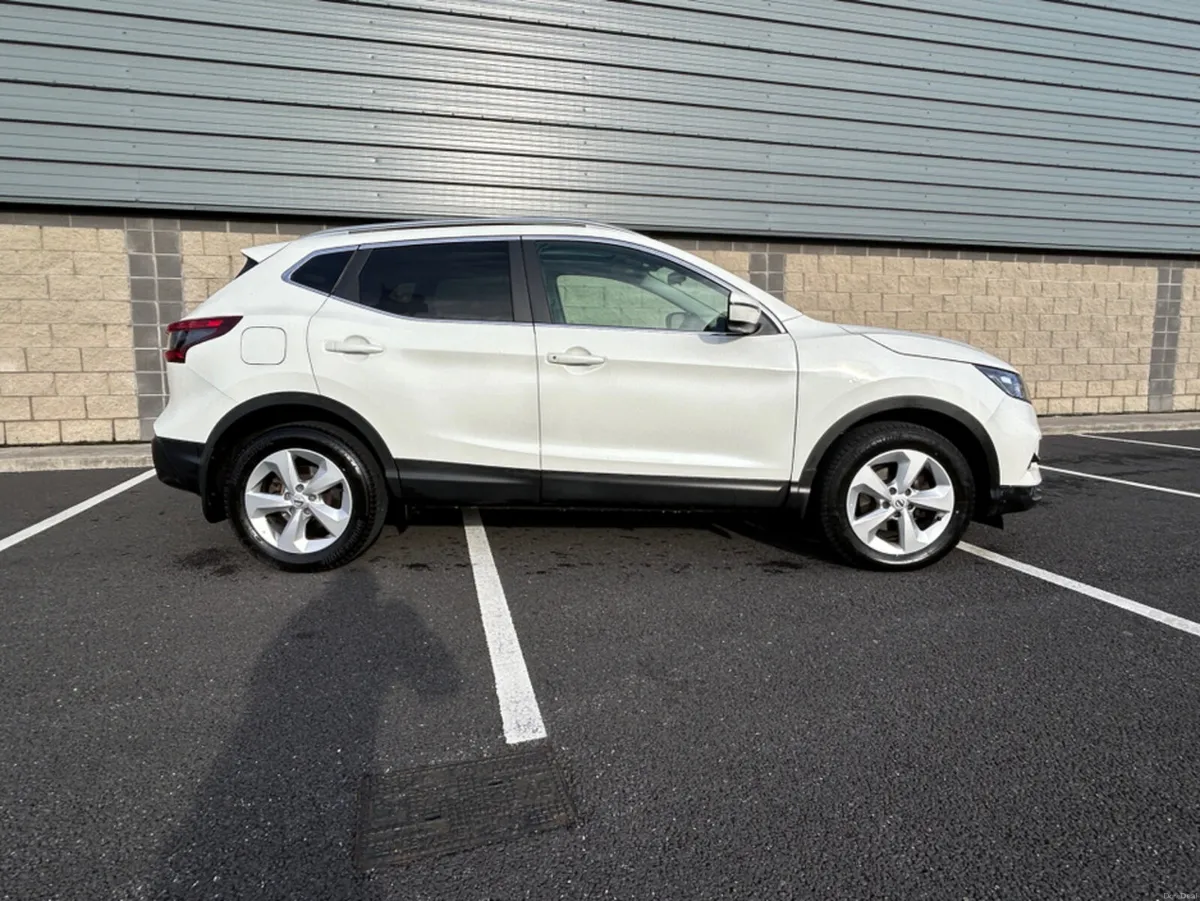 Nissan Qashqai 1.5 SV ** IRISH CAR ** PANORAMIC GL - Image 4