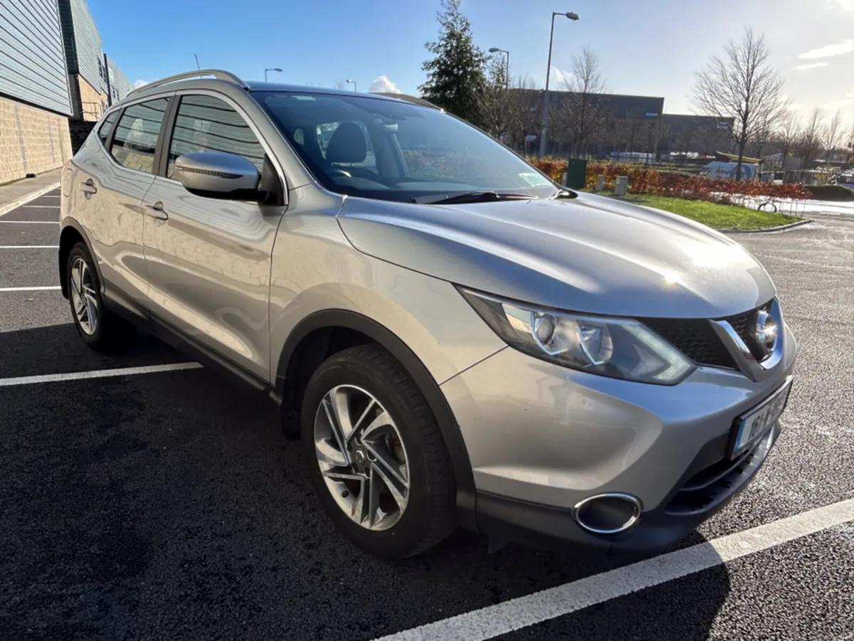 Nissan Qashqai 1.5 SV ** IRISH CAR ** PANORAMIC GL - Image 3