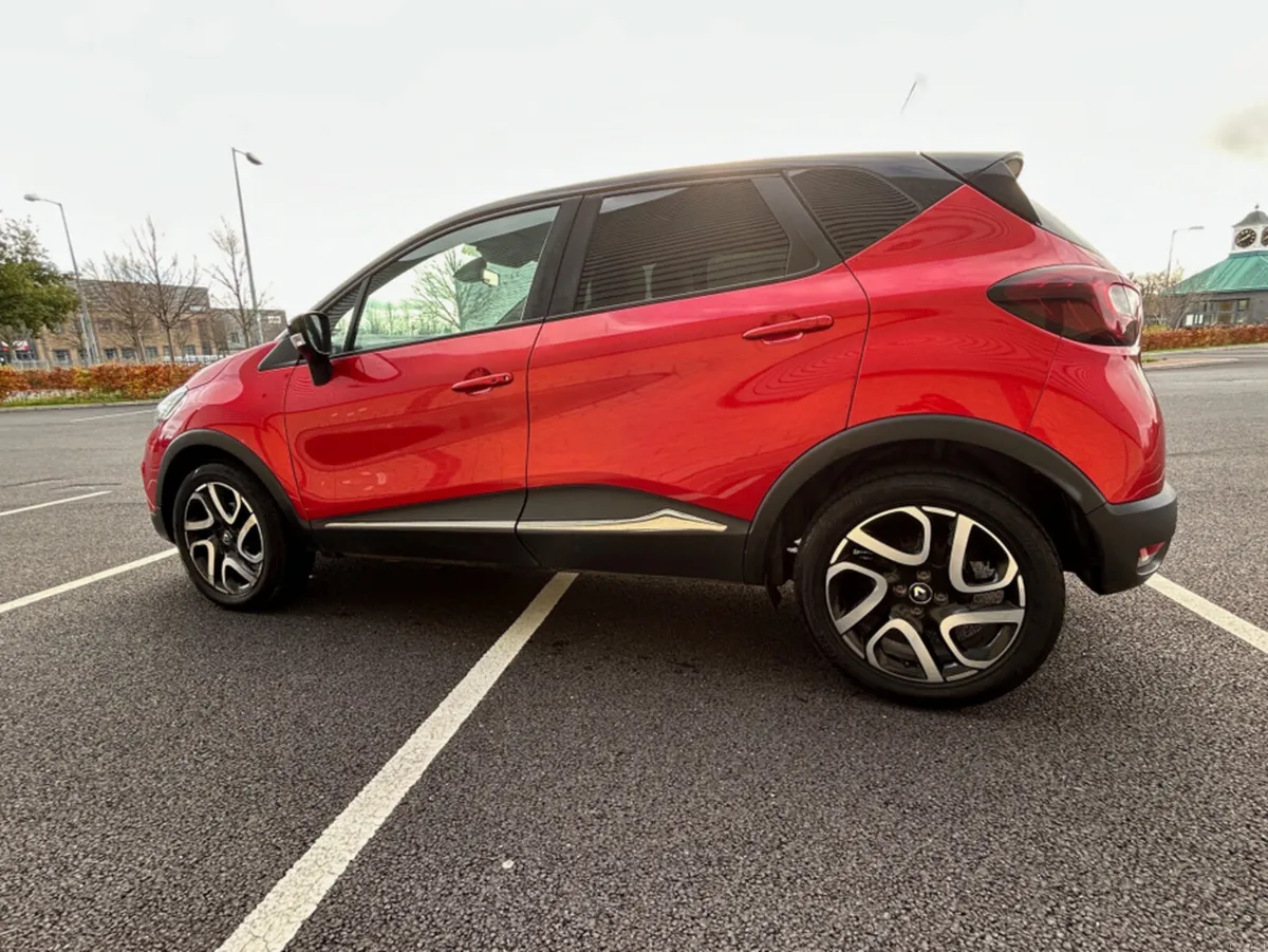 Renault Captur ICONIC DCI ** HIGH SPEC IRISH CAR * - Image 5