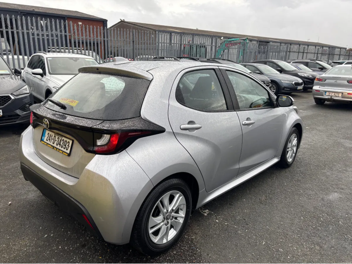Toyota Yaris 1.5 LUNA Finance Available own this c - Image 3