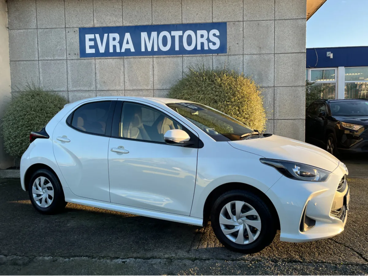 Toyota Yaris X HYBRID 1.5 AUTOMATIC PETROL //KEYLE - Image 4