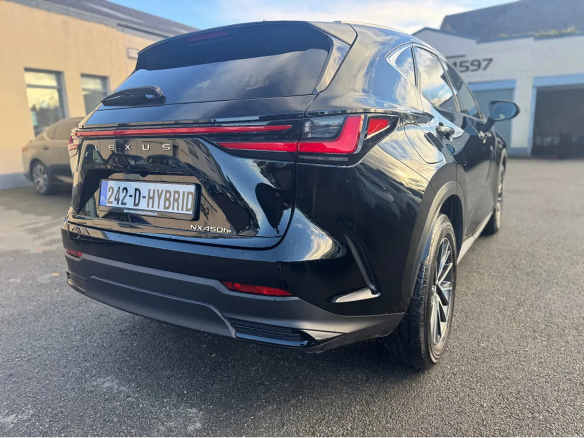 Lexus NX NX450H PREMIUM PHEV AWD - Image 4
