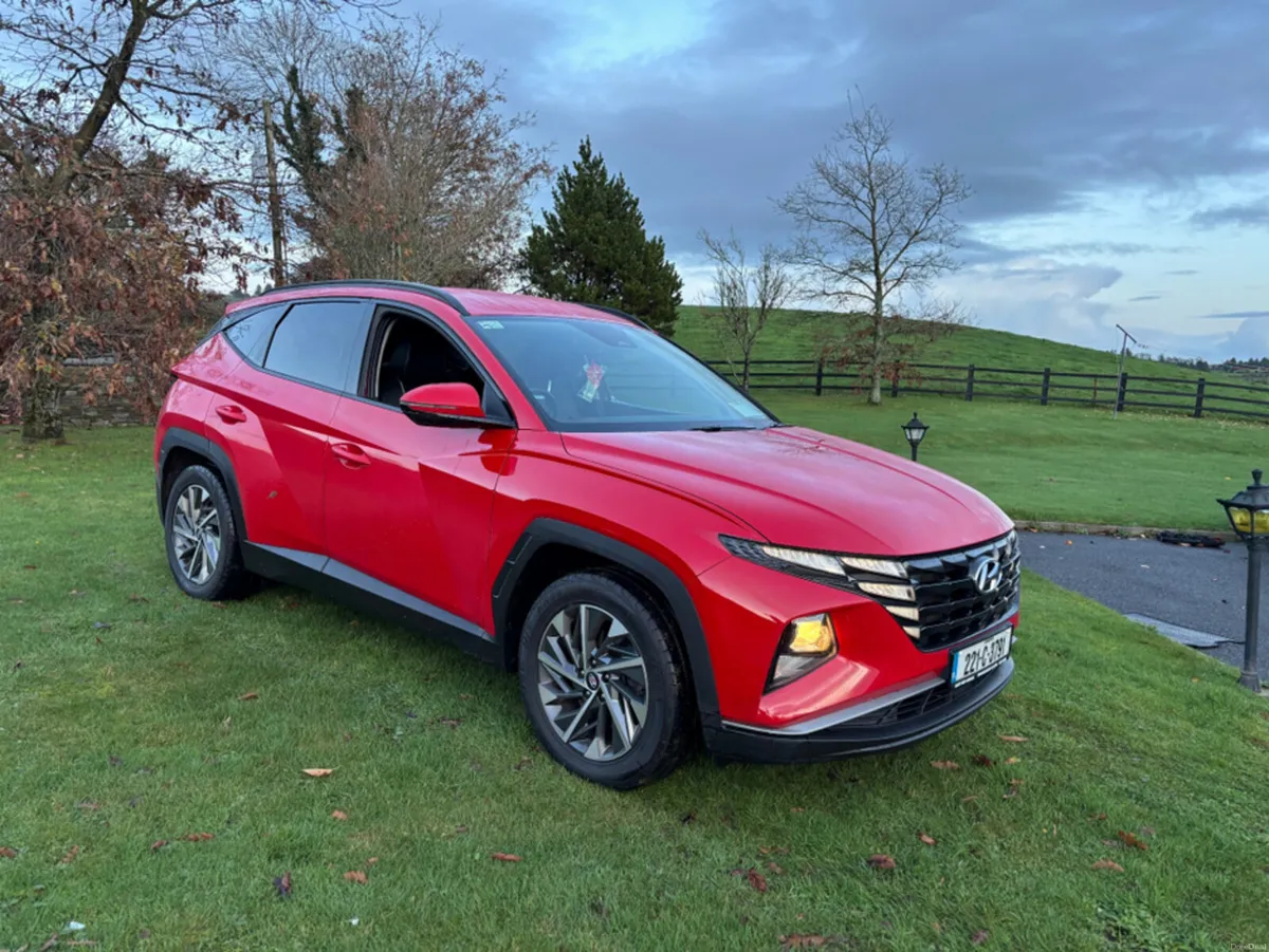 Hyundai Tucson IX35 EXECUTIVE 5DR - Image 1