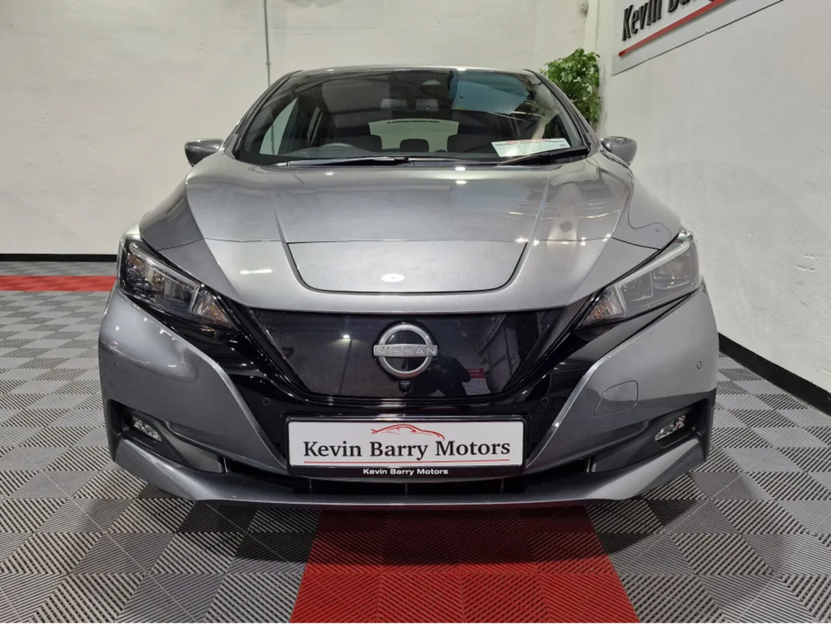 Nissan Leaf EV TEKNA (40KWH BATTERY) AUTOMATIC **O - Image 3
