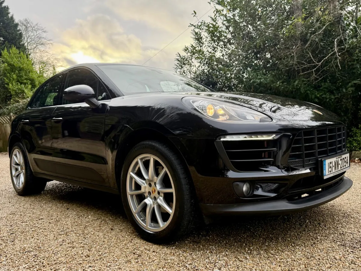 Porsche Macan 2.0 PETROL 4 WHEEL DRIVE - Image 1