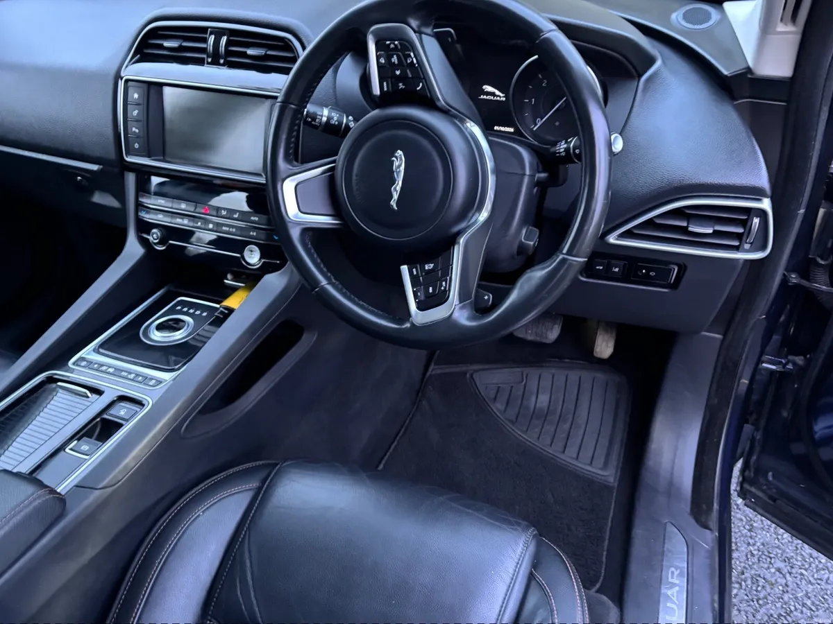 Jaguar F-Pace 2017 - Image 3