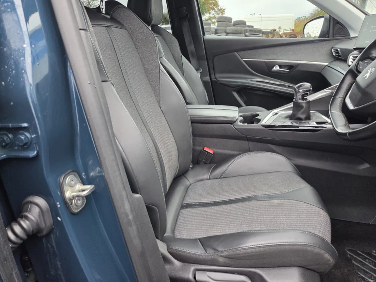 Peugeot 3008 FL ALLURE 1.5 BLUE HDI 13 130 6.2 - Image 4