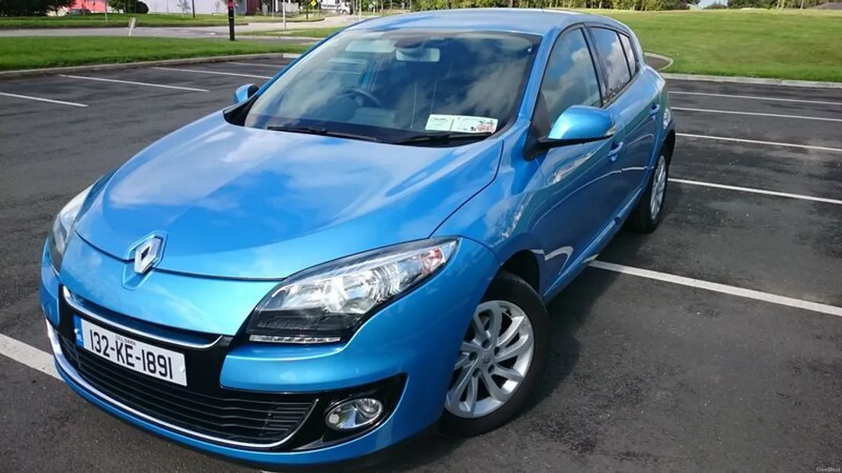 2013 Renault Megane Dynamique Tom-Tom edition - Image 2