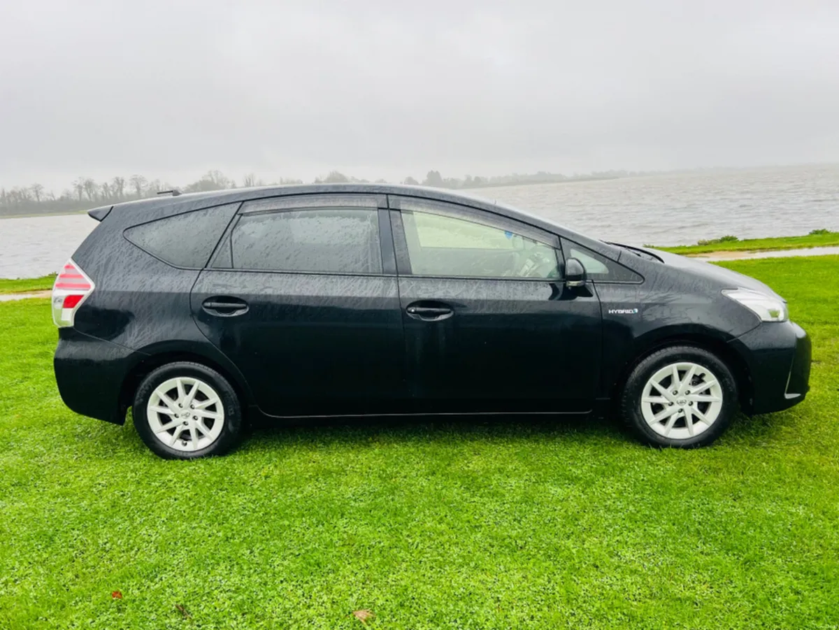 Toyota Prius HYBRID  // 7 SEATER // FINANCE AVAILA - Image 4