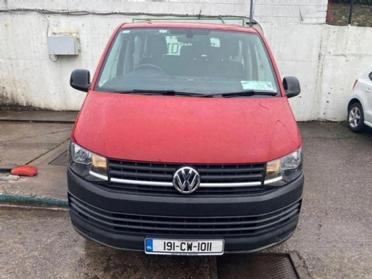 Volkswagen Caravelle 9 seater manual - Image 3