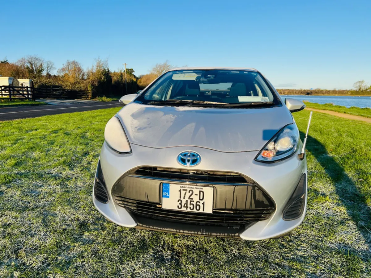 Toyota Aqua DAA-NHP10 - Image 3