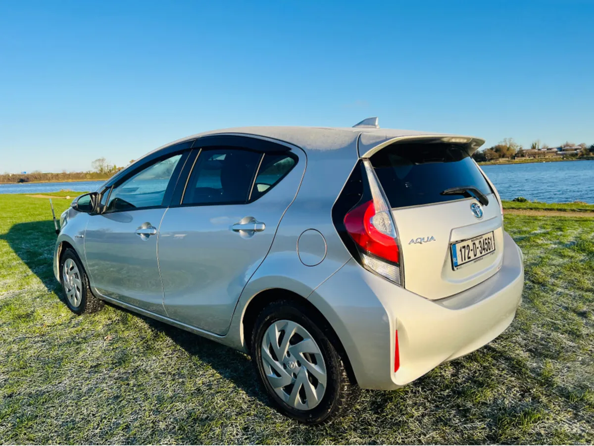 Toyota Aqua DAA-NHP10 - Image 4