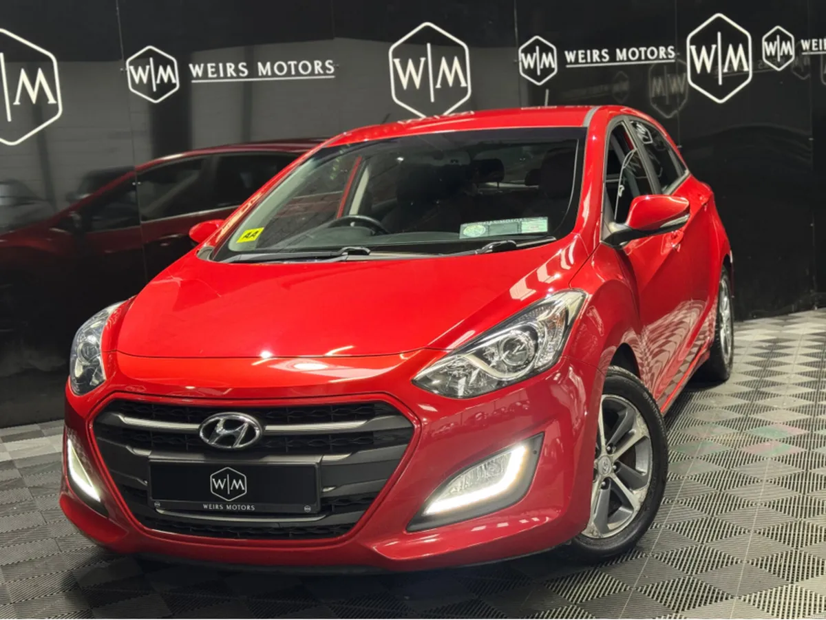 Hyundai i30 DELUXE 4DR 5DR - Image 2