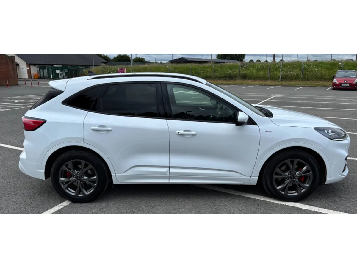 Ford Kuga 1.5 TDCI ST-LINE EDITION 120PS 5DR - Image 4