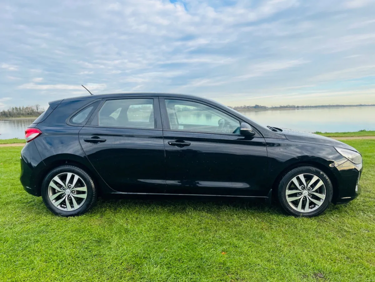Hyundai i30 I 30 DELUXE 5DR - Image 3