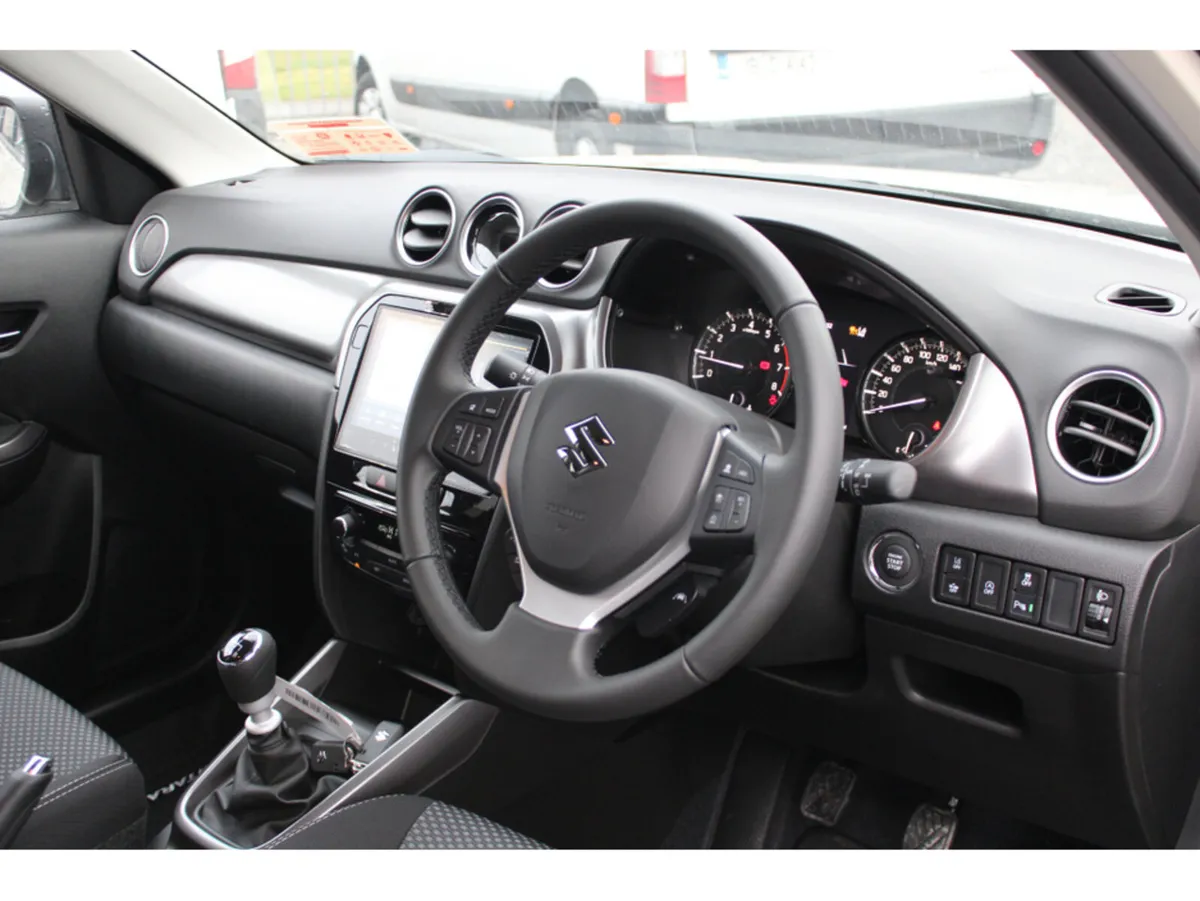 Suzuki Vitara 1.4 B/Jet Hybrid Motion *Facelift* * - Image 2