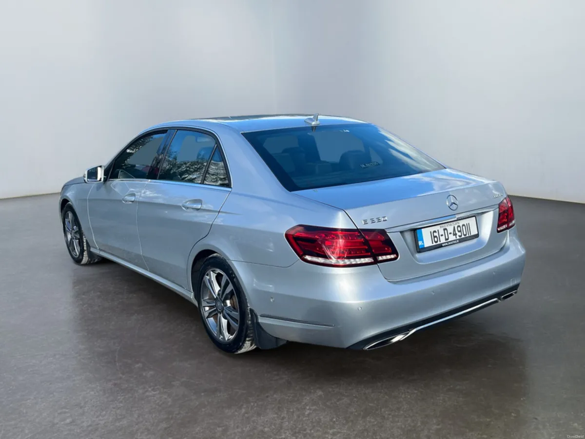 Mercedes-Benz E-Class 220 BLUETEC SE 4DR AUTO CDI - Image 3