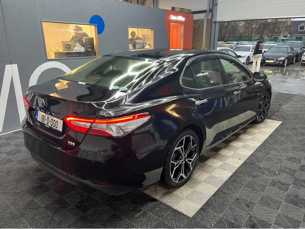 Toyota Camry 2018 CAMRY 2.5 HYBRID / 57k KMs - Image 2