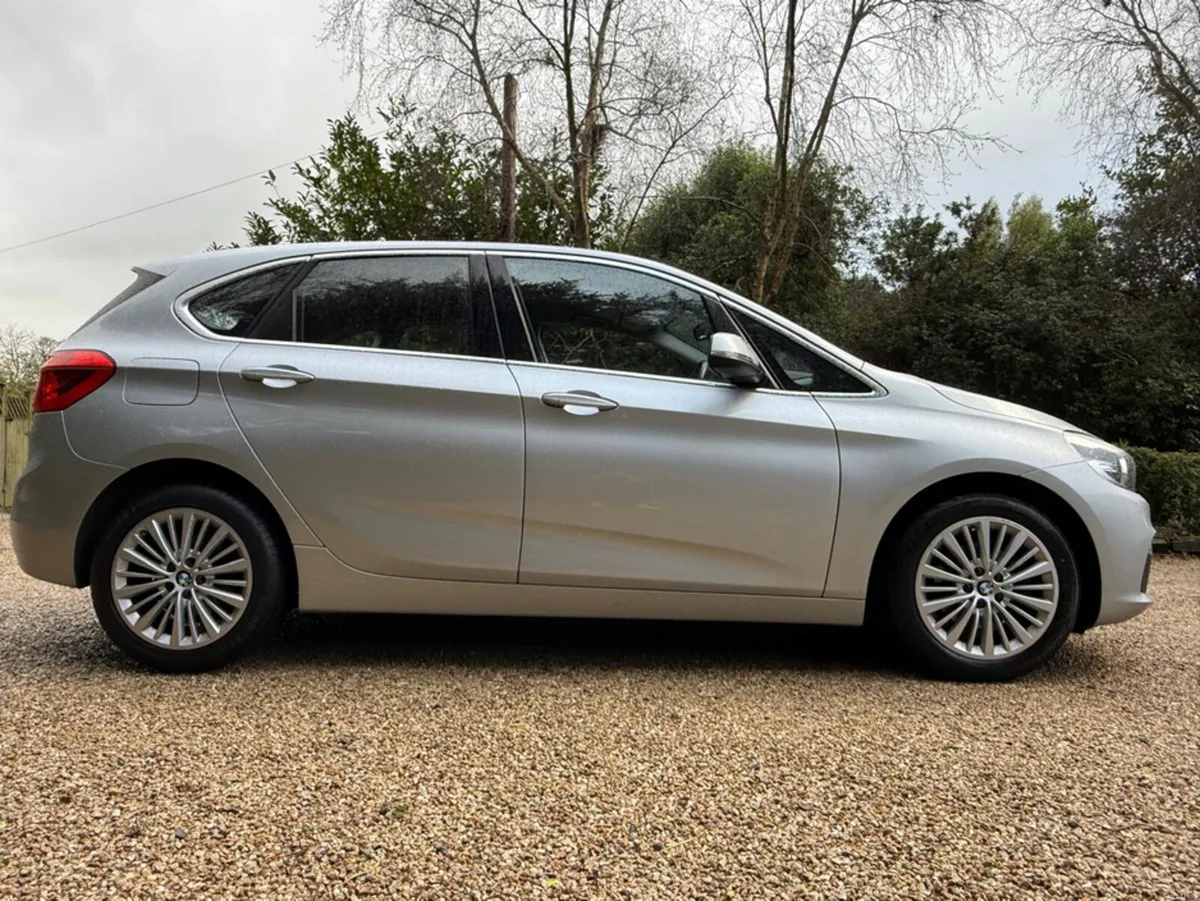 BMW 2-Series 218i LUXURY*Full BMW Service History… - Image 5