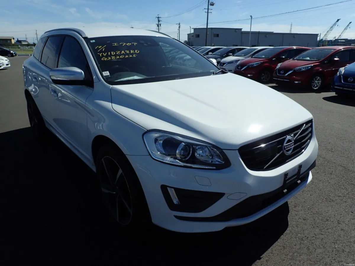 Volvo XC60 2.0 D4 DIESEL R-DESIGN PLUS AUTO // TOP - Image 2
