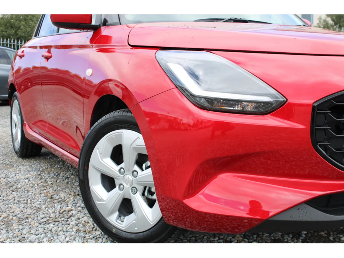Suzuki Swift 1.2 Motion Petrol Hybrid *0% Finance - Image 4