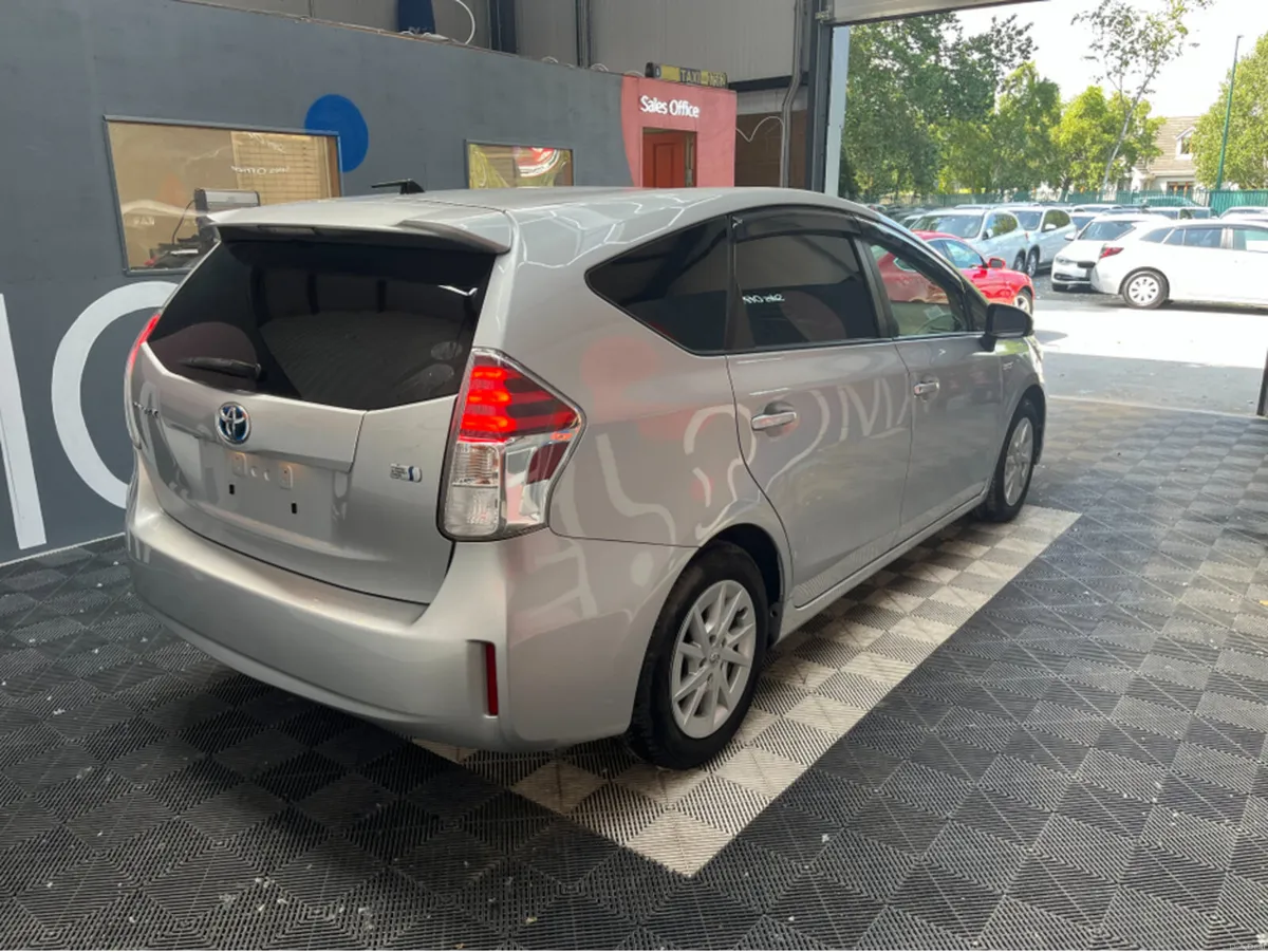 Toyota Prius 1.8 HYBRID 7 SEATER / 97k KMs / Rever - Image 6