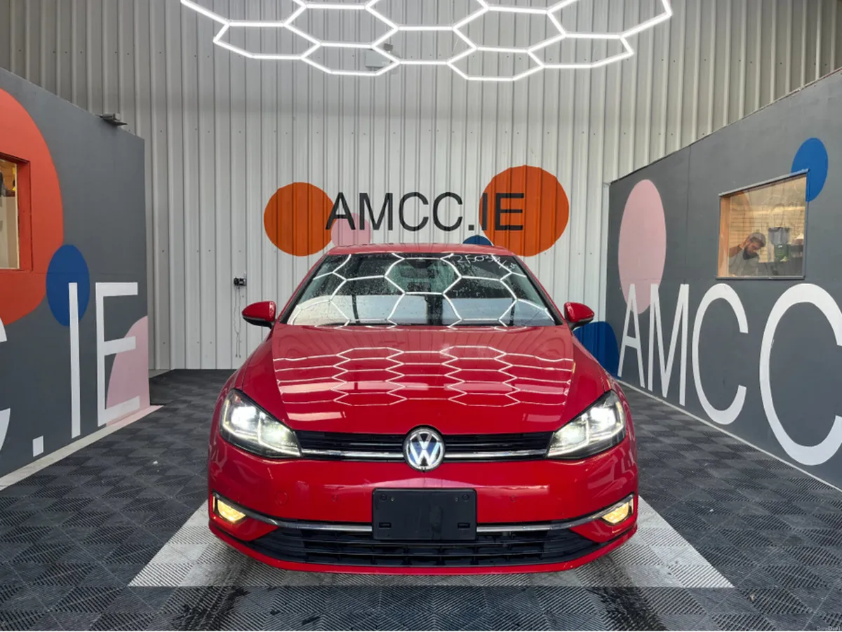 Volkswagen Golf 2.0 TDI COMFORT LINE / REVERSE CAM - Image 2