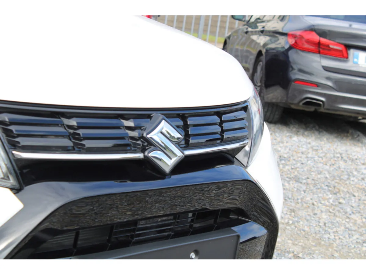 Suzuki Vitara Motion 1.5 Automatic *10 Year Warran - Image 6
