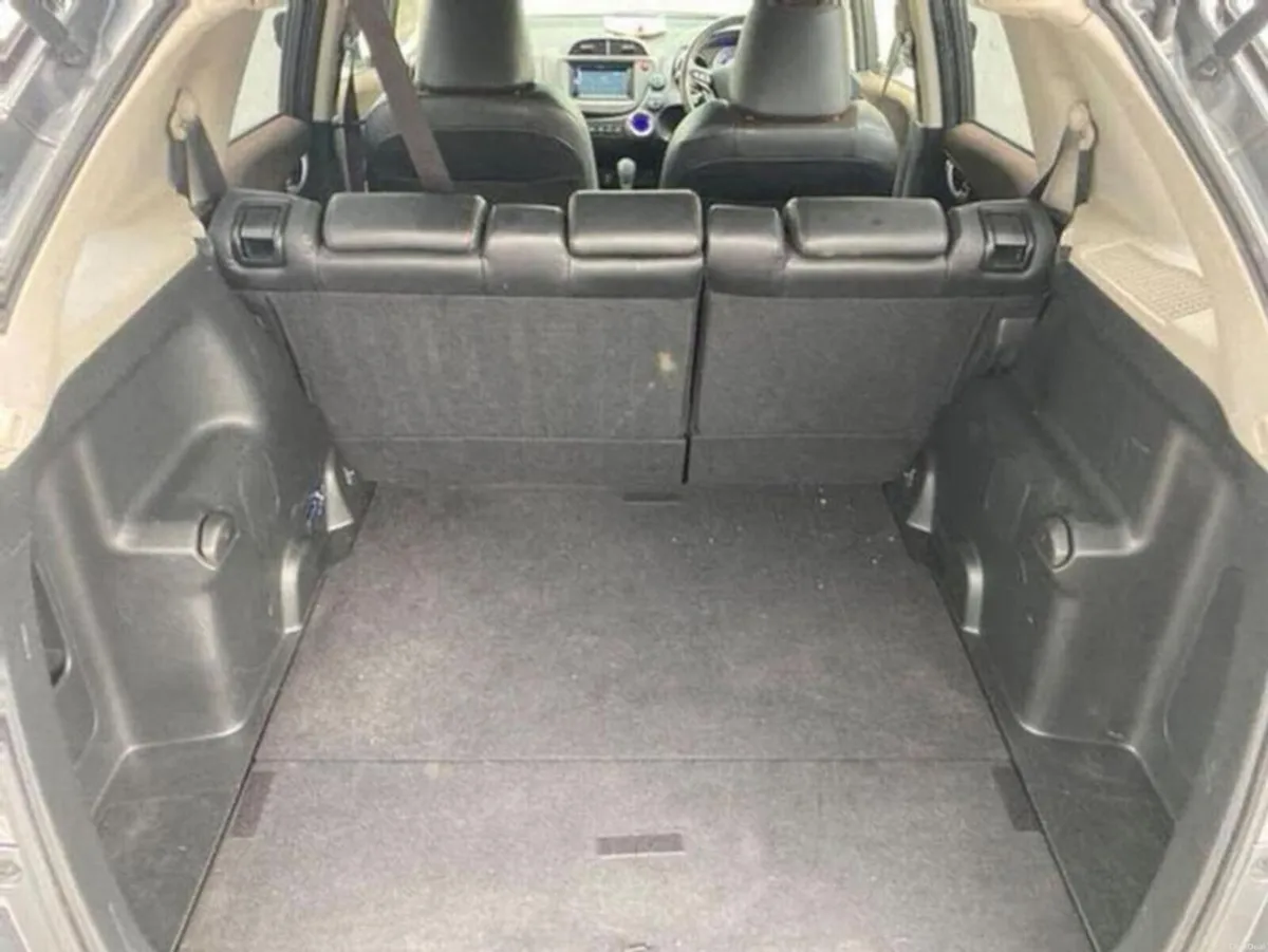 Honda Shuttle 1.3i HYBRID PETROL AUTOMATIC - Image 4