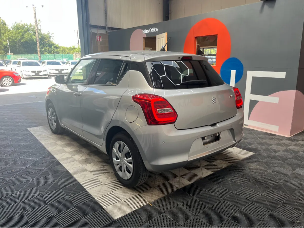Suzuki Swift SUZUKI SWIFT AUTOMATIC €19950 1.2 PET - Image 4