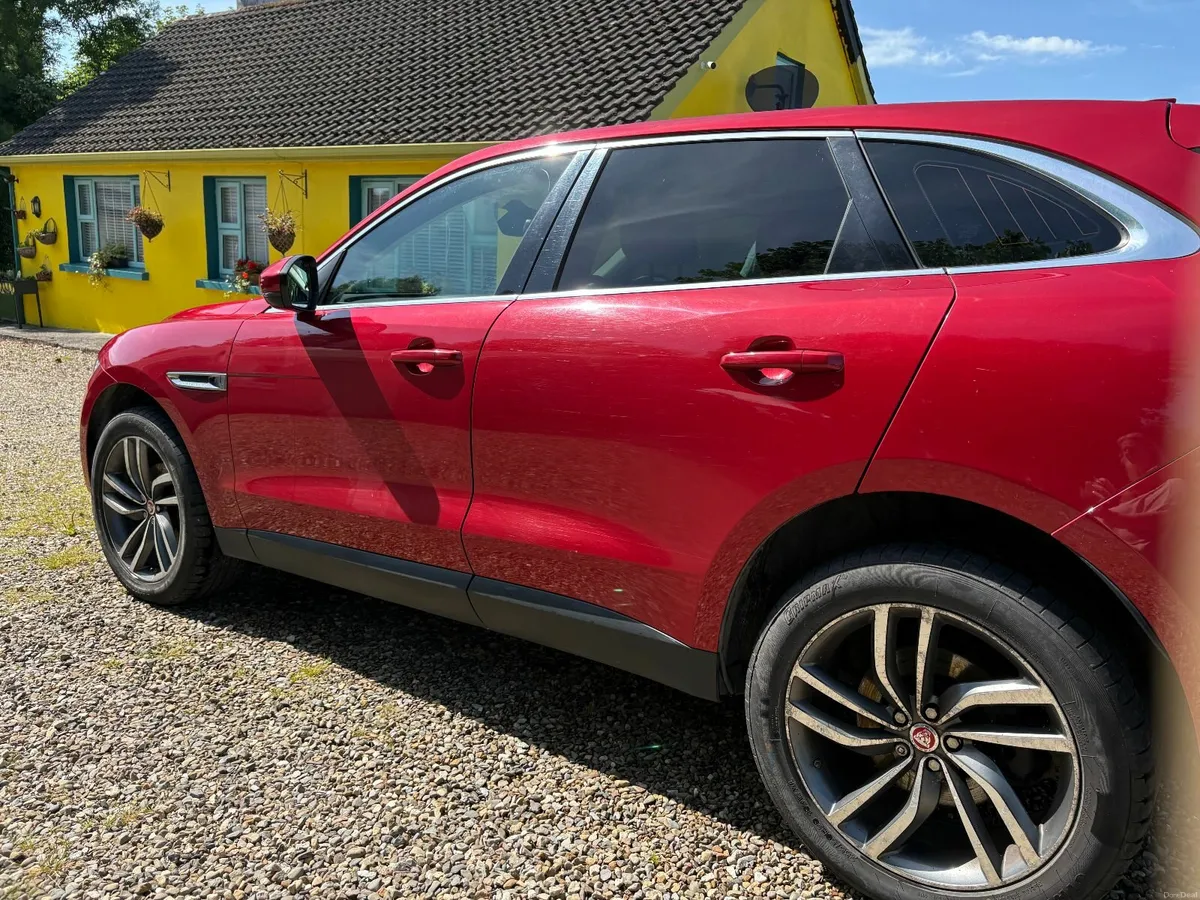 Jaguar F-Pace 2017 - Image 4