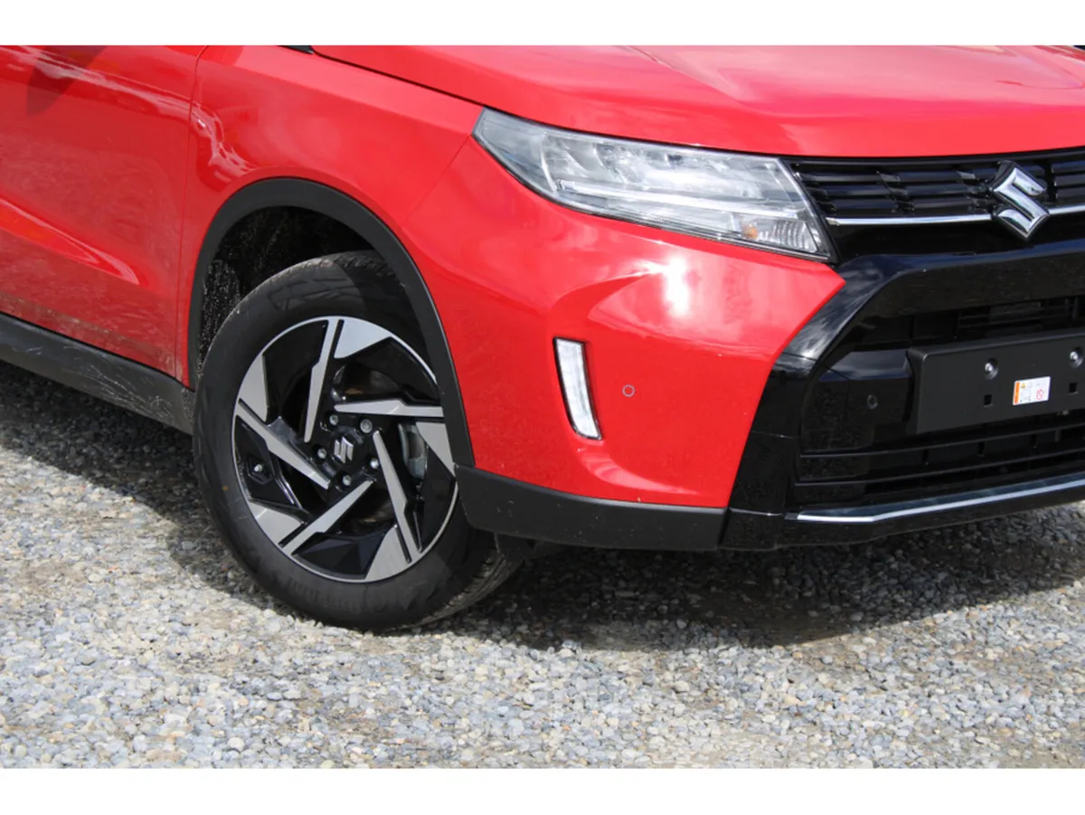 Suzuki Vitara 1.5 Hybrid Ultra Auto 4WD - Image 3