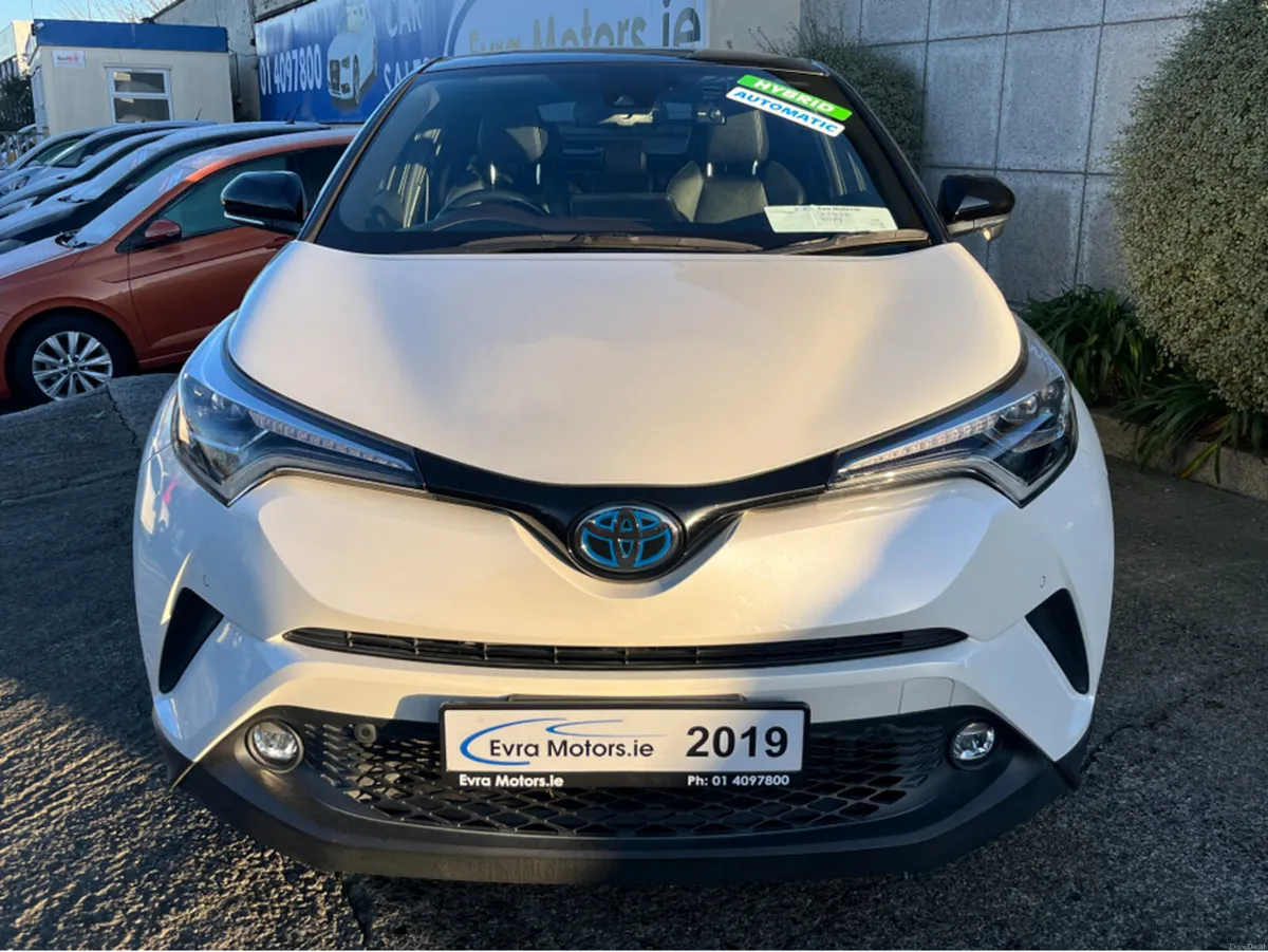 Toyota C-HR SOL HYBRID AUTOMATIC 1.8 PETROL //HIGH - Image 2