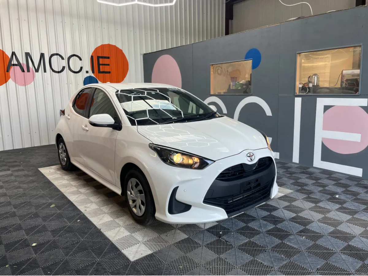 Toyota Yaris ONLY €17950! YARIS AUTOMATIC 1.0 PETR - Image 1