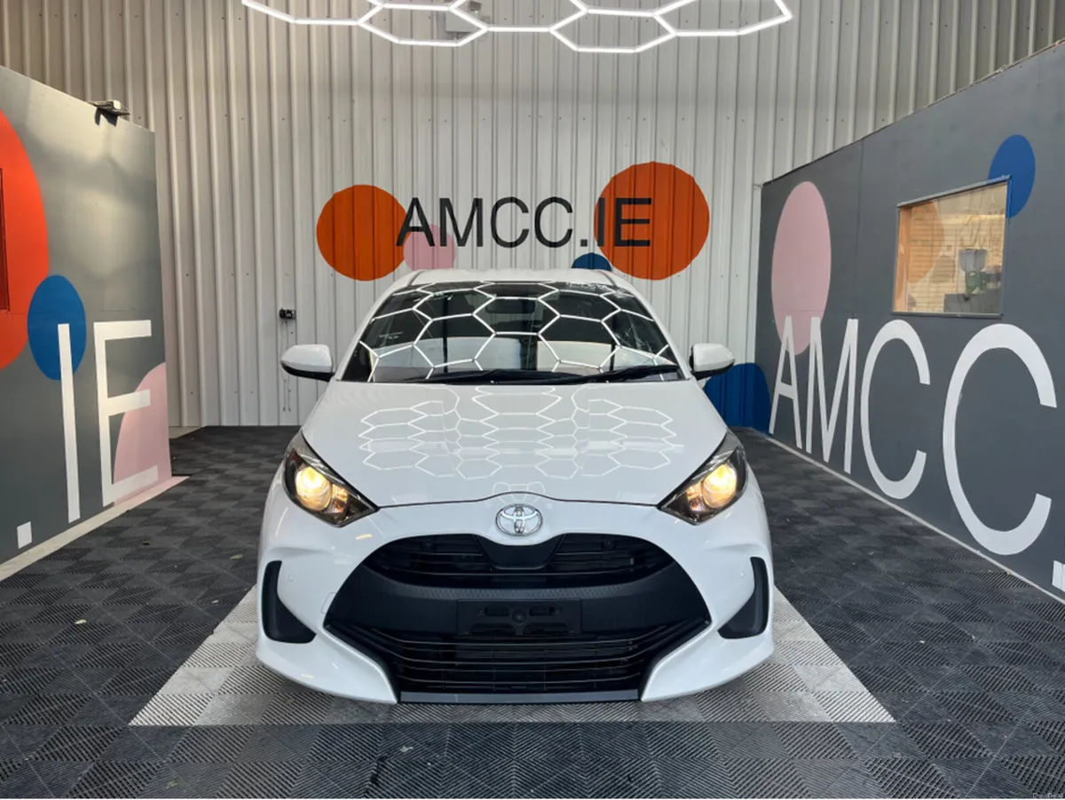 Toyota Yaris ONLY €17950! YARIS AUTOMATIC 1.0 PETR - Image 2