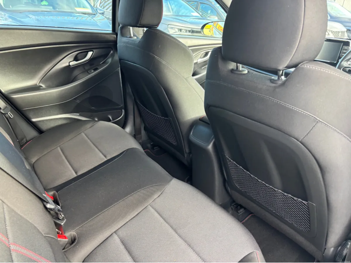 Hyundai i30 I 30 NLINE 5DR PETROL only 28000 kms F - Image 4