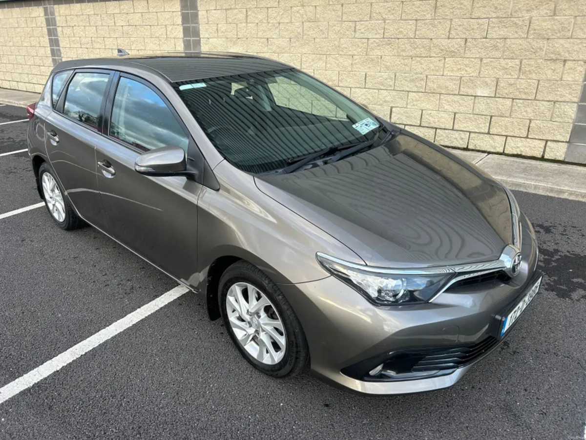 Toyota Auris 1.4 D-4D AURA - Image 2