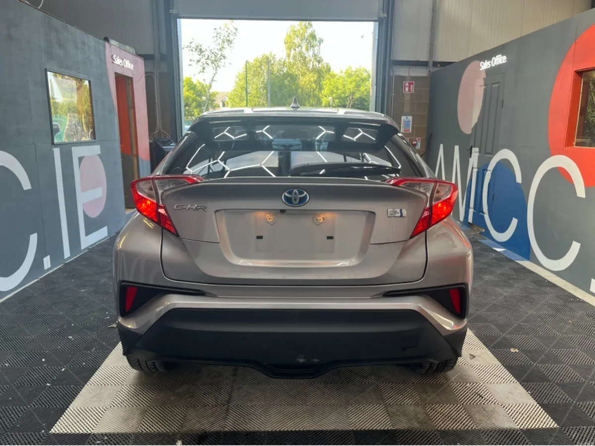 Toyota C-HR ONLY €18950! C-HR 1.8 HYRBID / 91k KMs - Image 5