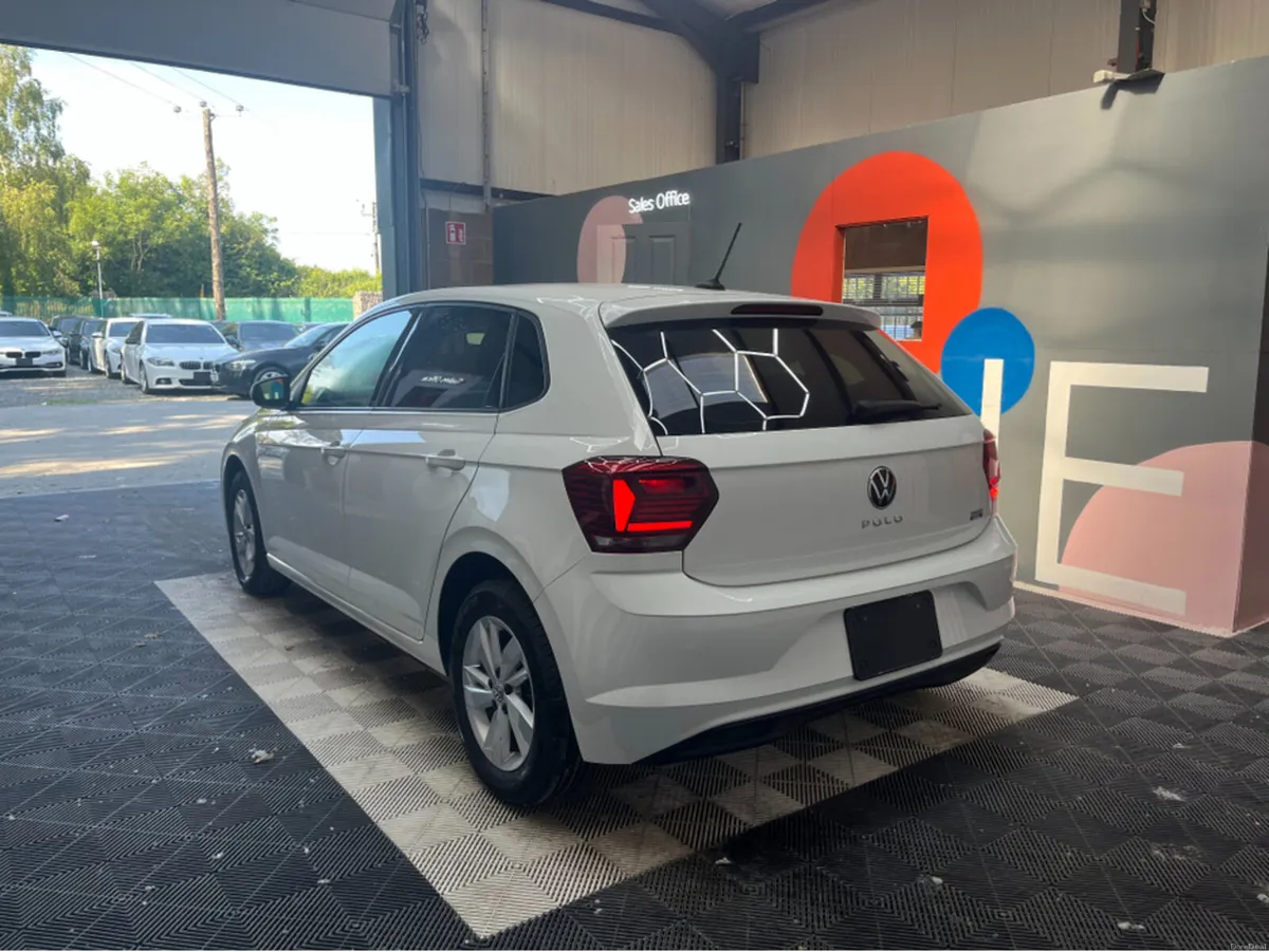 Volkswagen Polo 1.0 TSI COMFORT LINE / 16k KMs / R - Image 4