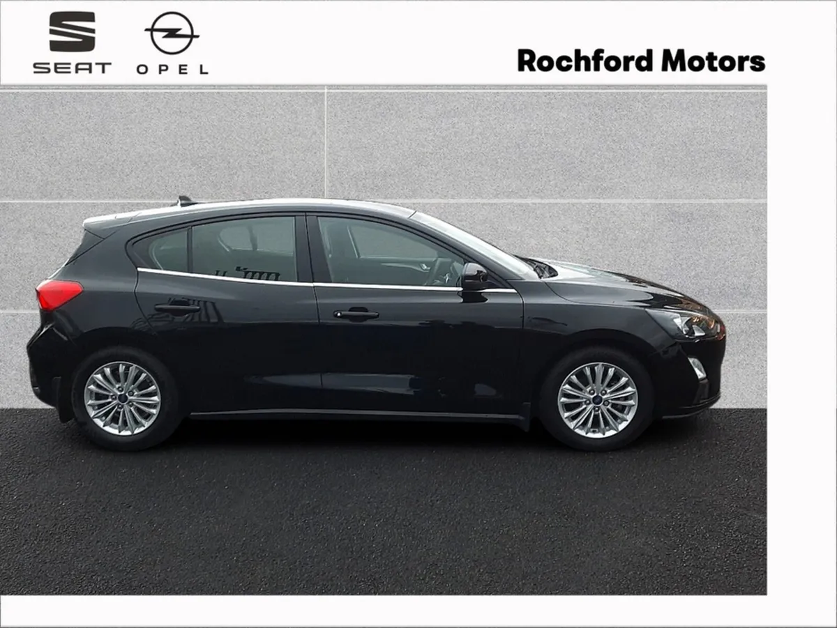 Ford Focus TITANIUM 5DR 1.5 TD 120 S6 - Image 3
