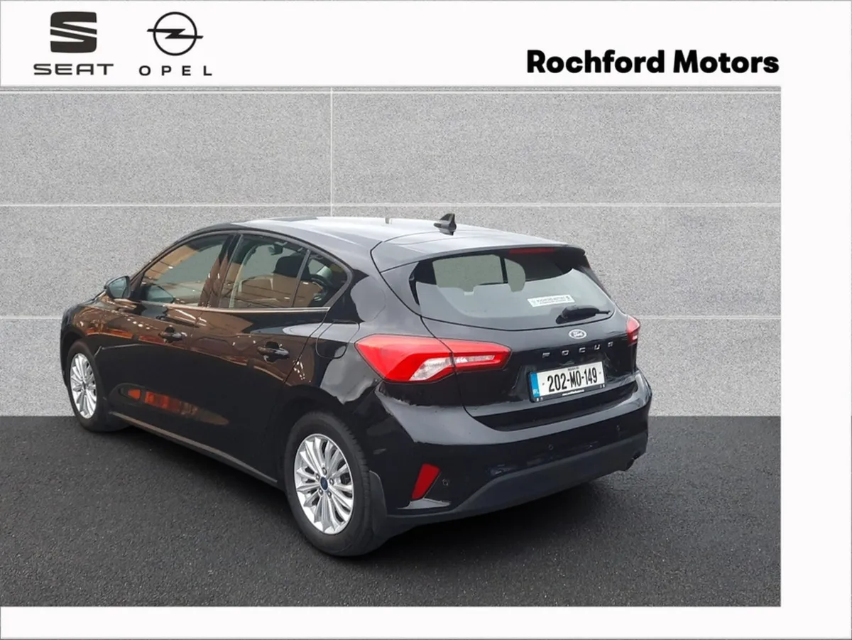 Ford Focus TITANIUM 5DR 1.5 TD 120 S6 - Image 4