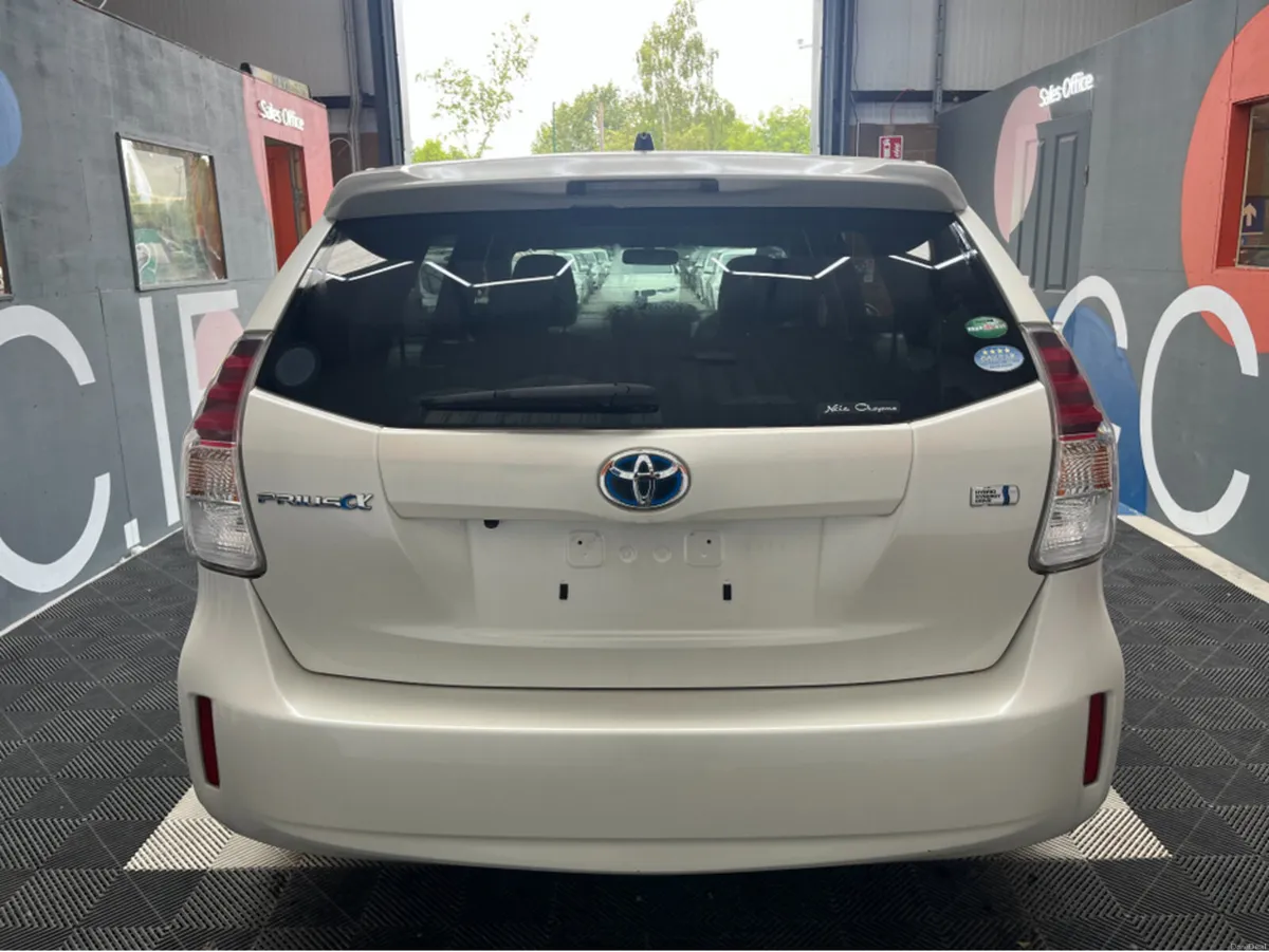 Toyota Prius 1.8 HYBRID / 92k KMs / PRIUS 7 SEATER - Image 4
