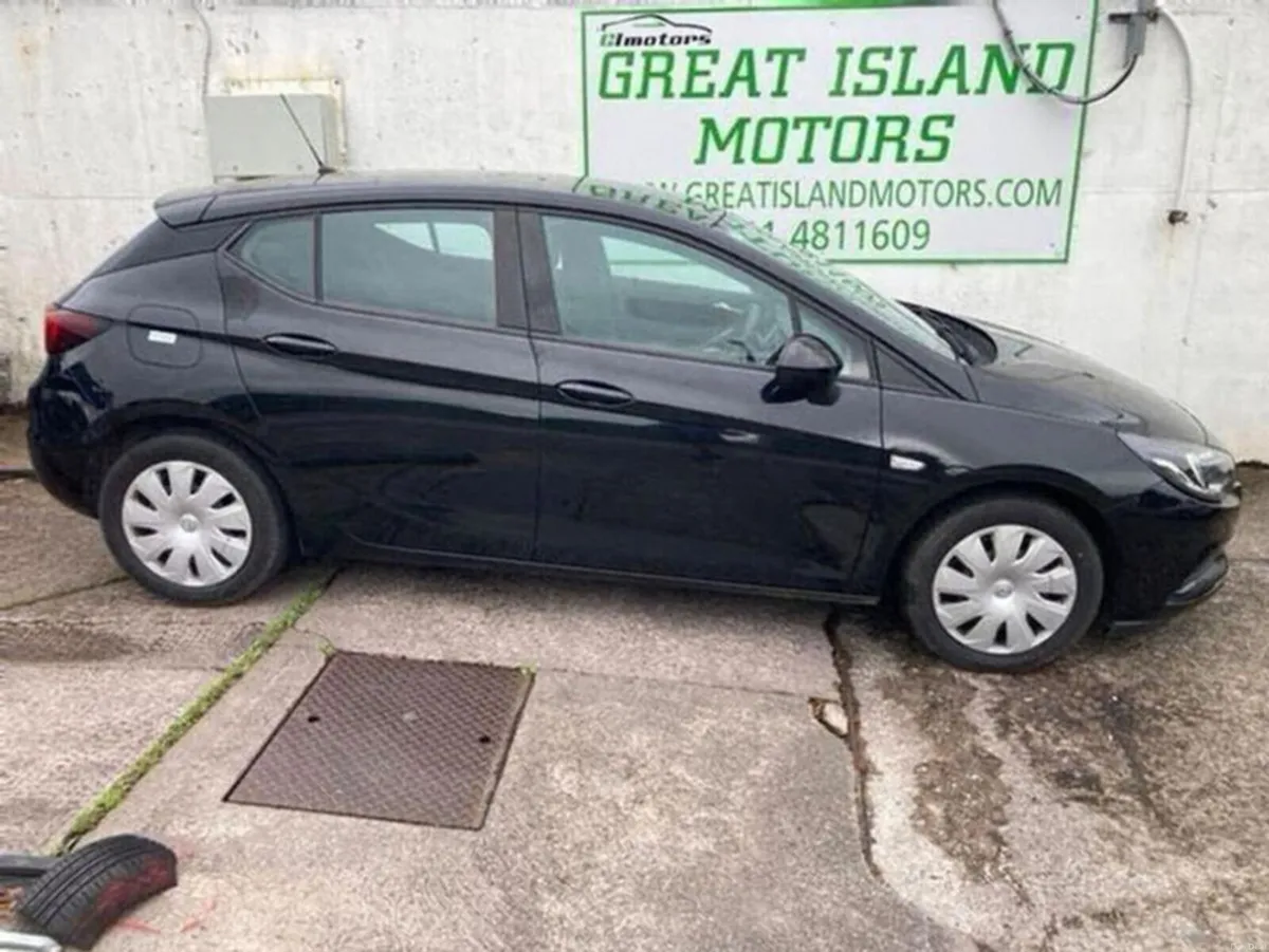 Opel Astra 1.0 S Hatchback Petrol Manual (105bhp) - Image 3