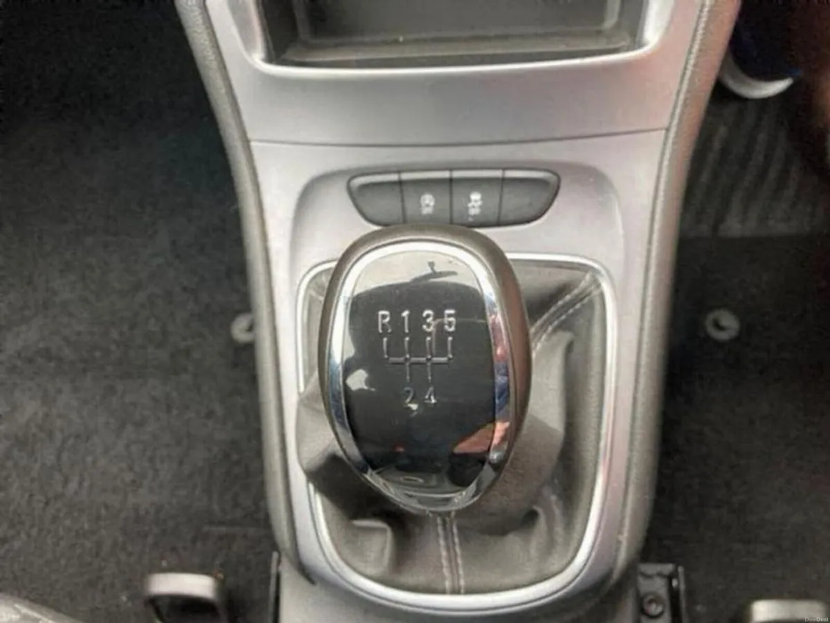 Opel Astra 1.0 S Hatchback Petrol Manual (105bhp) - Image 5