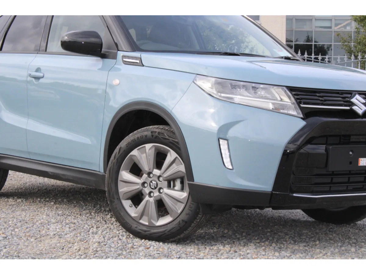 Suzuki Vitara 1.5 Motion Auto*10 Year Warranty* - Image 3