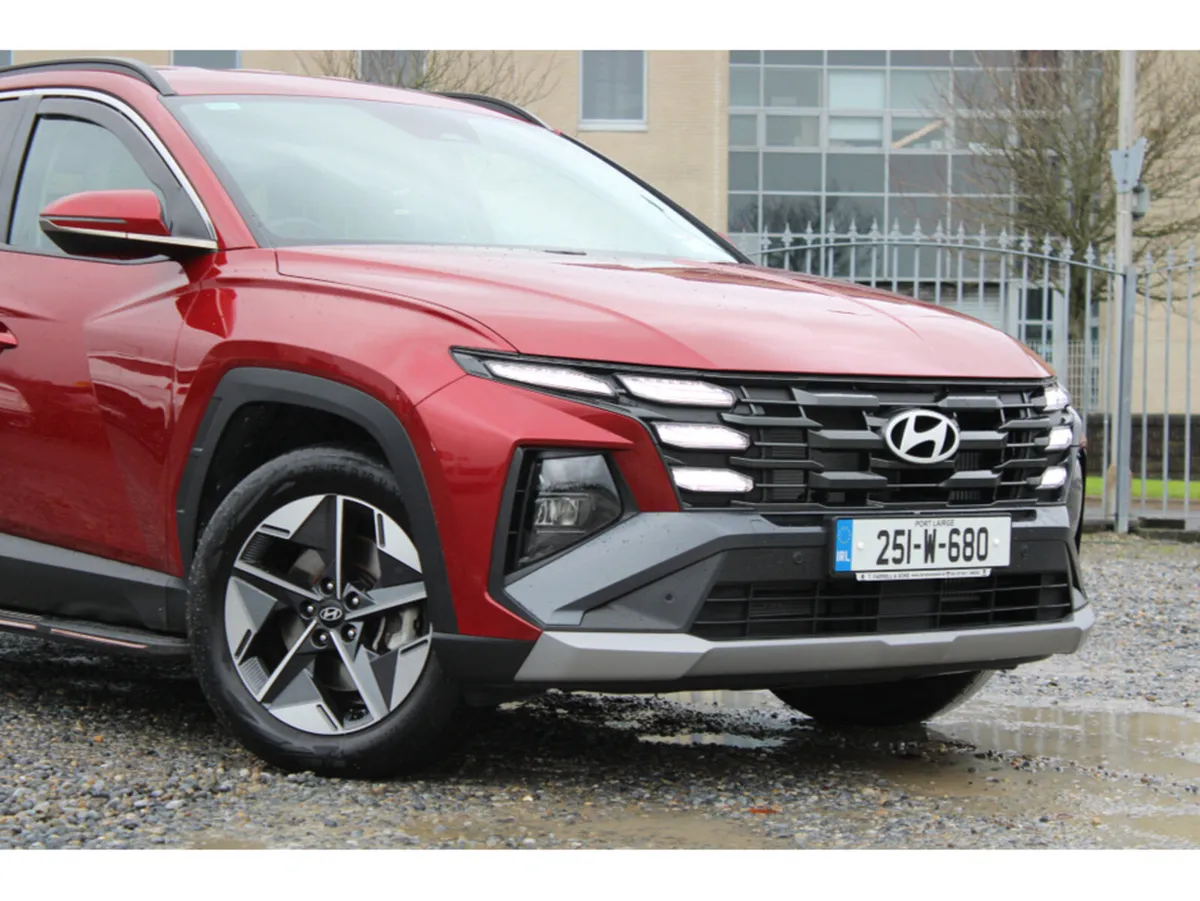 Hyundai Tucson 1.6 DIESEL EXECUTIVE 5DR - Image 3