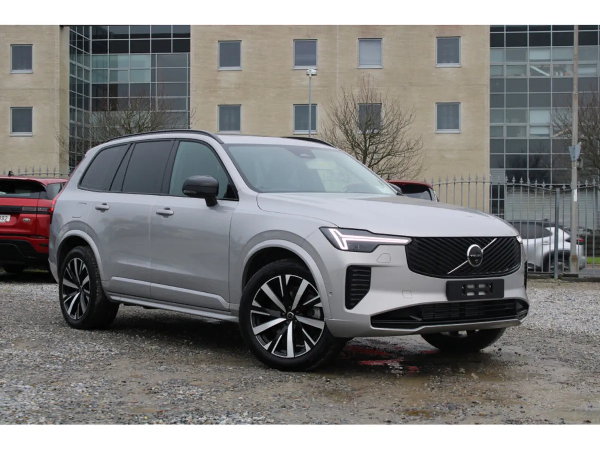 Volvo XC90 T8 PHEV AWD PLUS Dark *7 Seats* - Image 4