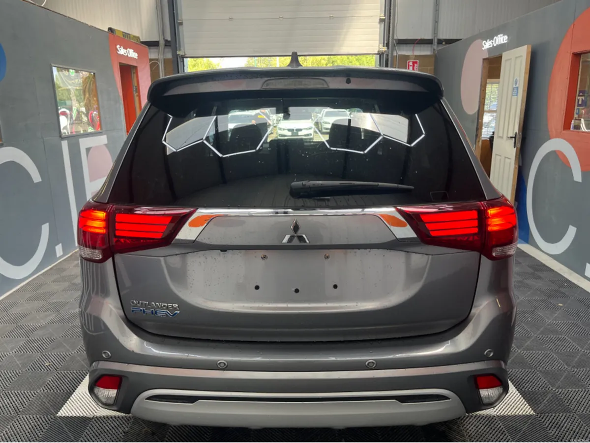 Mitsubishi Outlander OUTLANDER 2.4 HYBRID / 59k KM - Image 5