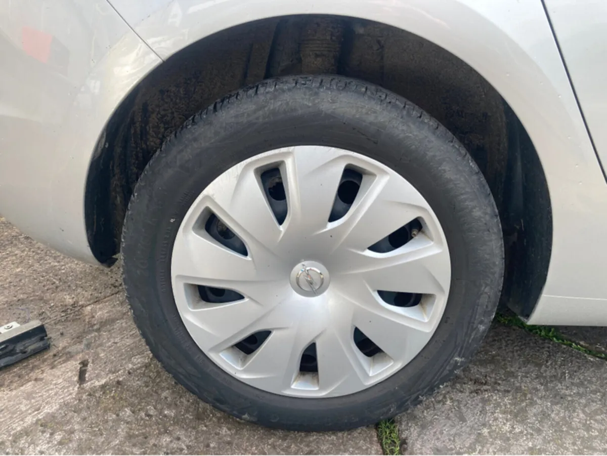 Opel Astra 1.0 Petrol 5DR - Image 5