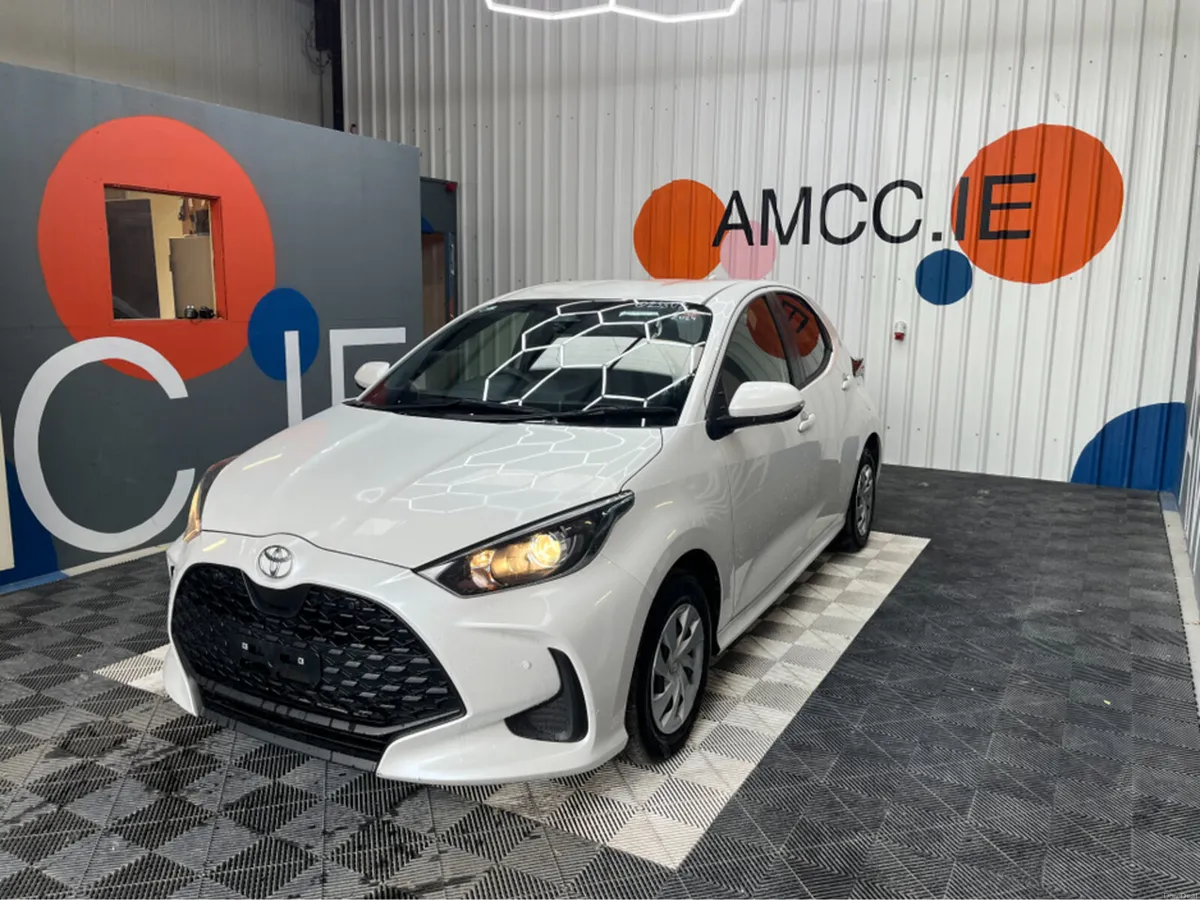 Toyota Yaris YARIS AUTOMATIC 1.0 PETROL / 8k KMs / - Image 3
